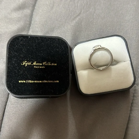 Ring - Picture 2 of 4